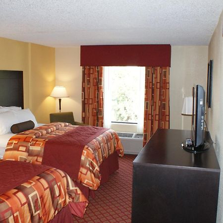 Wyndham Garden Стилуотер Экстерьер фото