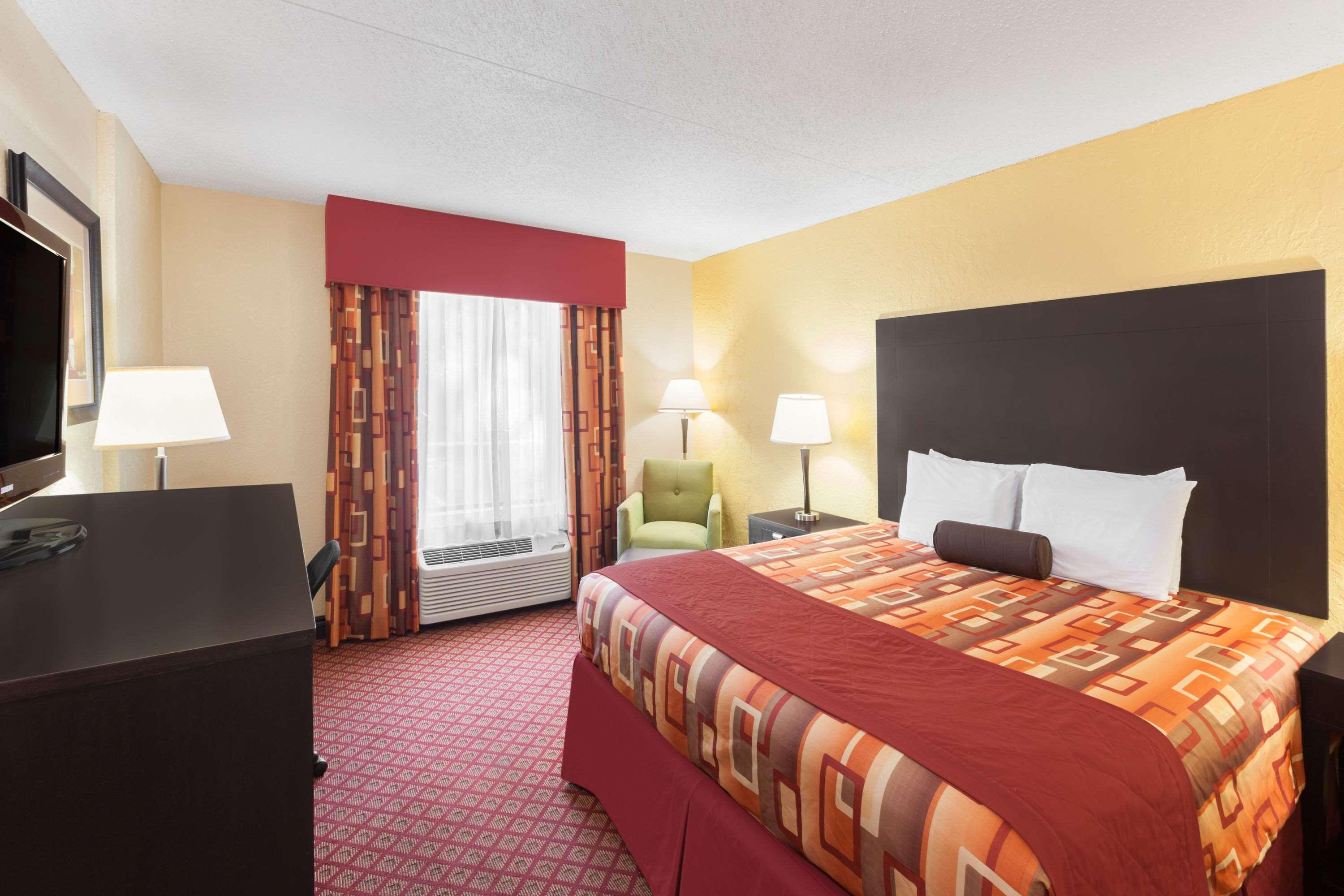 Wyndham Garden Стилуотер Экстерьер фото