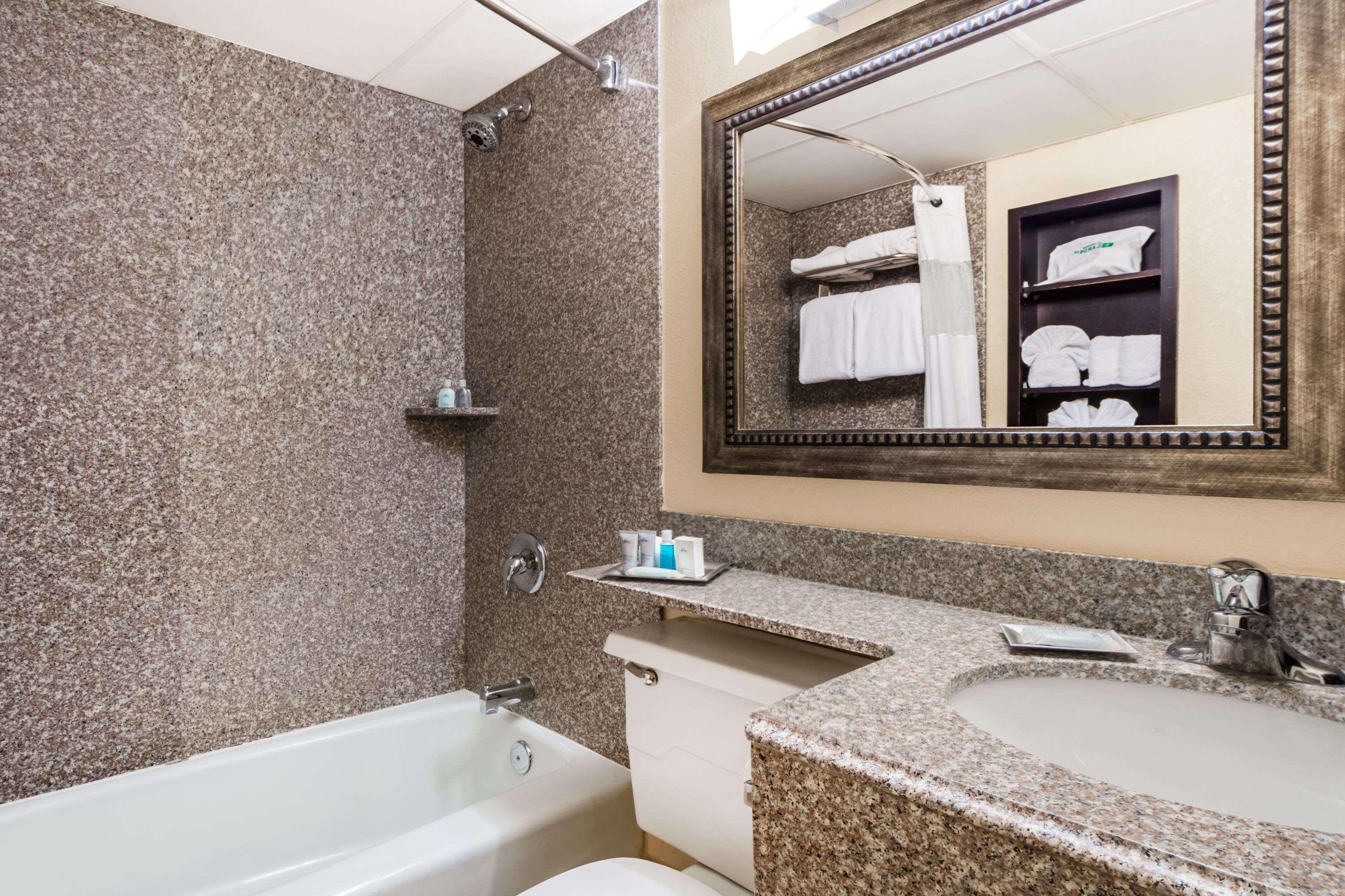 Wyndham Garden Стилуотер Экстерьер фото